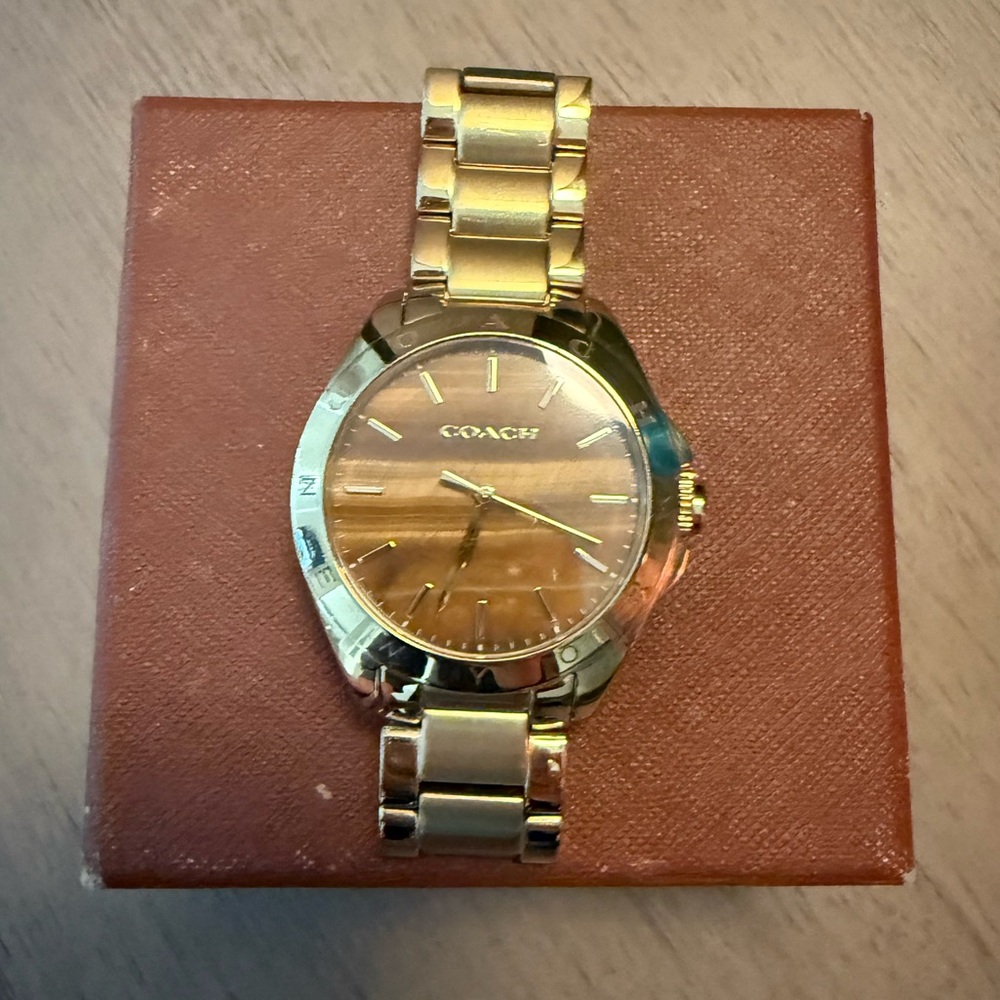 Coach Gold Watch - Picture 4 of 6